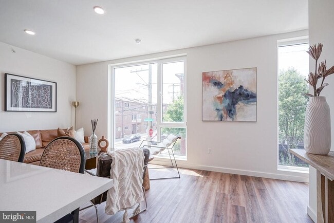 property at 1301 Bainbridge St