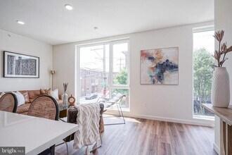 1301 Bainbridge St in Philadelphia, PA - Building Photo - Building Photo