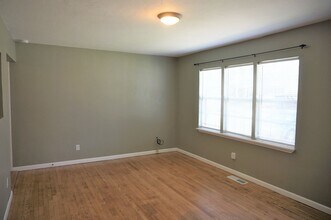 2212 Andover Ct in The Village, OK - Building Photo - Building Photo
