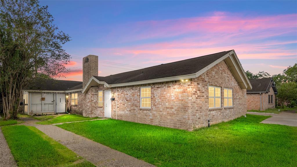 14518 Woodforest in Houston, TX - Building Photo