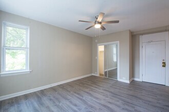432 W Belmont Ave in Chicago, IL - Building Photo - Building Photo