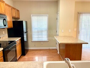 2813 Deerwood Ln in Atlanta, GA - Building Photo - Building Photo