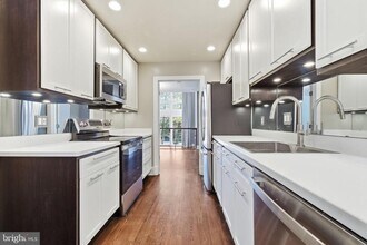 3919 Georgetown Ct NW in Washington, DC - Building Photo - Building Photo