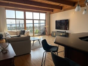 541 E Erie St, Unit 3rd Ward Penthouse Condo in Milwaukee, WI - Building Photo - Building Photo