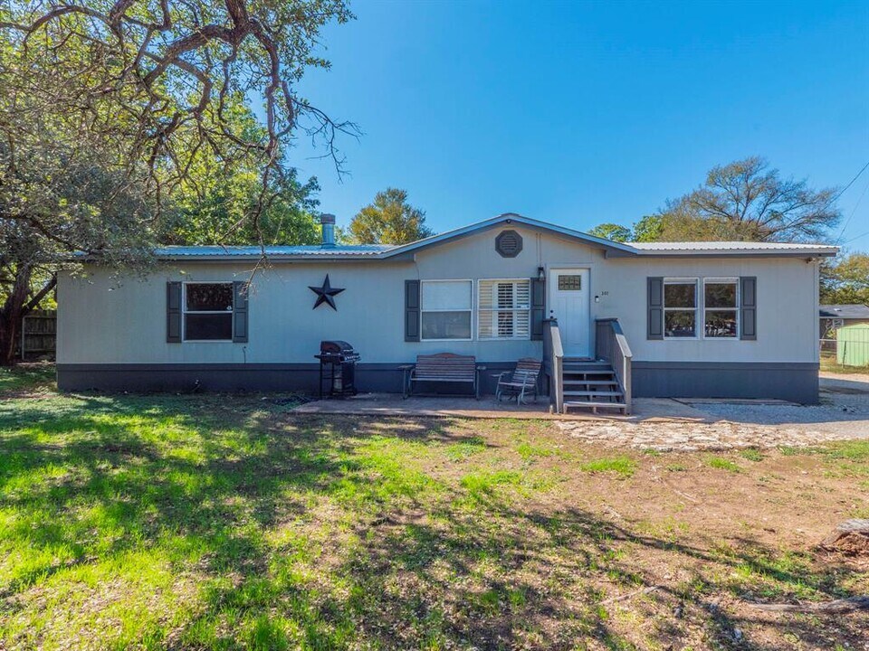 301 N Buffalo Ave in Cedar Park, TX - Foto de edificio