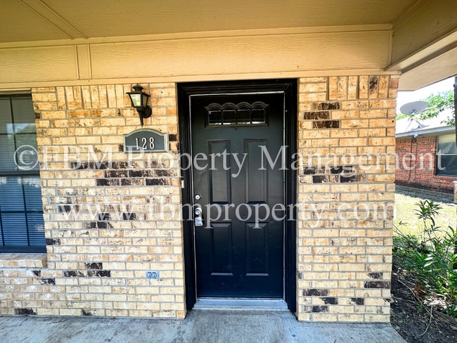 128 Lance Dr in Waxahachie, TX - Building Photo - Building Photo