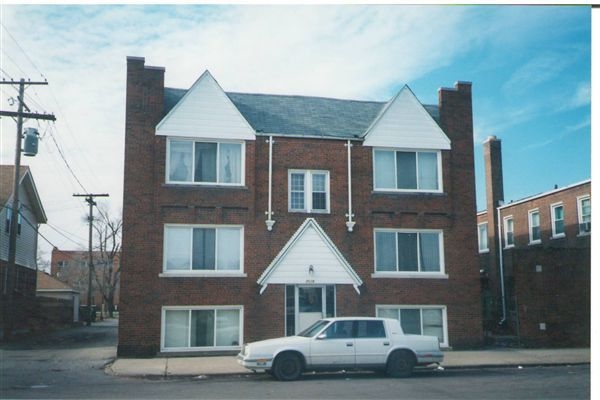 7139 Pinehurst St in Dearborn, MI - Building Photo