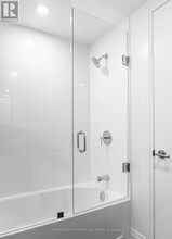 219 Jarvis St in Toronto, ON - Building Photo - Building Photo