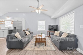 126 Tomberlin Rd in Mount Holly, NC - Building Photo - Building Photo