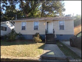 624 W 33rd St in North Little Rock, AR - Building Photo