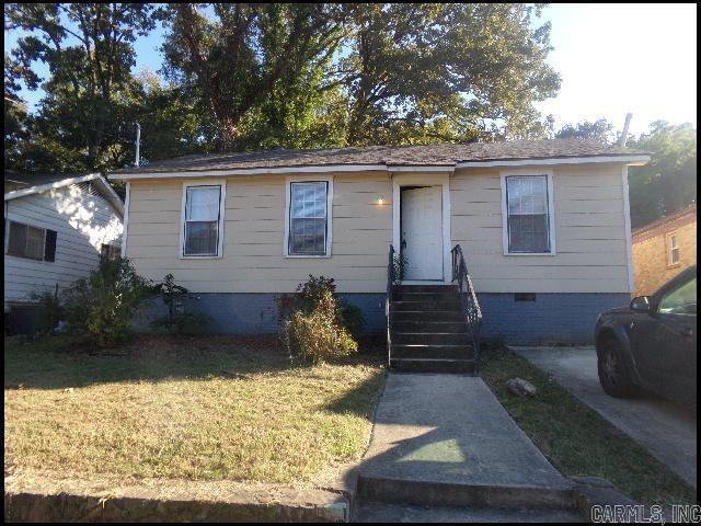 property at 624 W 33rd St