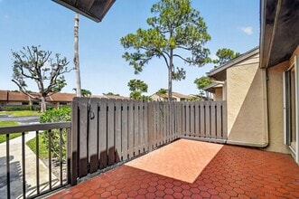 704 Sunny Pine Way in Greenacres, FL - Building Photo - Building Photo