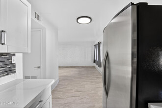 2925 N 38th St in Phoenix, AZ - Building Photo - Building Photo