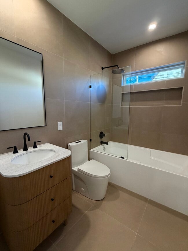 1345 W 67th St in Cleveland, OH - Building Photo - Building Photo