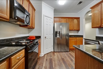 702 Surrey Park Pl SE in Smyrna, GA - Foto de edificio - Building Photo