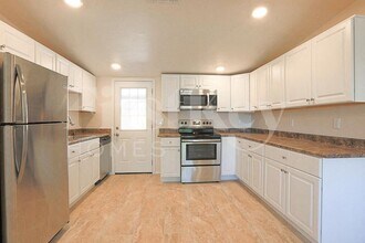 1124 W Cinnabar Ave, Unit 1 in Phoenix, AZ - Building Photo - Building Photo