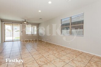 1732 W Desert Spring Way in San Tan Valley, AZ - Building Photo - Building Photo
