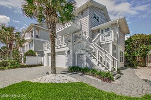 1766 Beach Ave in Atlantic Beach, FL - Building Photo