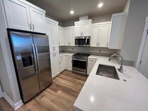 3027 NE Red Jasper Pl in Bend, OR - Building Photo - Building Photo