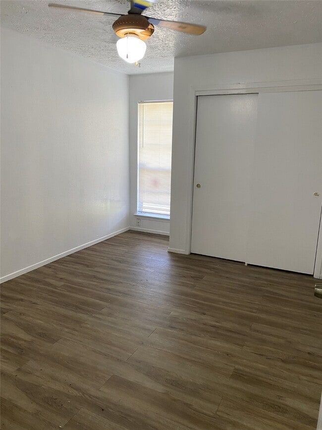 19422 Lazy Valley Dr