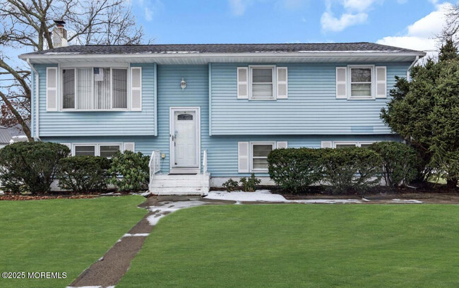 808 Broadway Blvd in Manchester, NJ - Building Photo - Building Photo