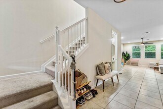 16280 Oakview Dr in Westlake, FL - Foto de edificio - Building Photo