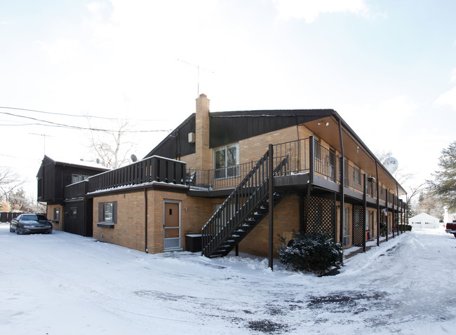 Rocky Pines Apartments in Saline, MI - Building Photo - Building Photo