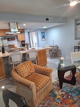 7645 Sun Island Dr S, Unit 307 in South Pasadena, FL - Foto de edificio - Building Photo