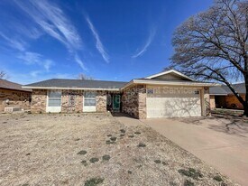 2108 77th St in Lubbock, TX - Building Photo