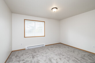 Woodhaven Place II in Fargo, ND - Building Photo - Interior Photo