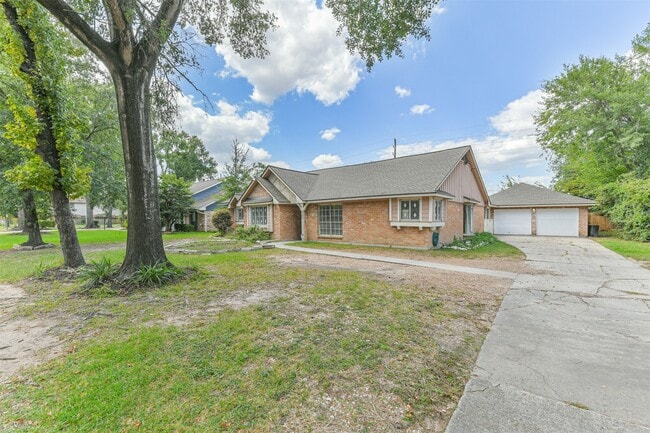 623 E Cypresswood Dr in Spring, TX - Building Photo - Building Photo