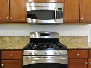 5189 W Beechwood Ave in Fresno, CA - Building Photo - Building Photo