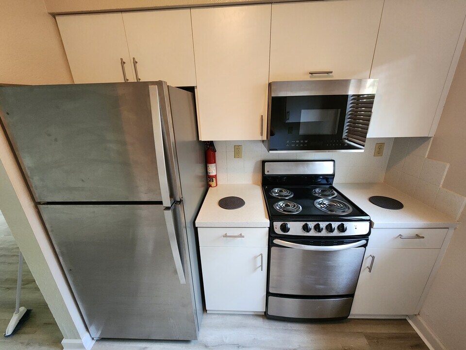 2607 NE 8th Ave, Unit 33 in Wilton Manors, FL - Foto de edificio