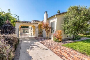 2327 Midvale Ave in Los Angeles, CA - Building Photo