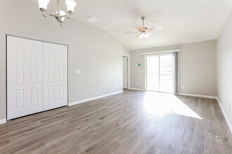 3830 Julia Marie Drive in Jacksonville, FL - Building Photo - Building Photo