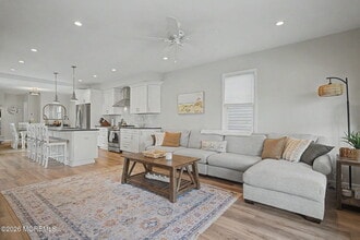 10 Center St in Rumson, NJ - Building Photo - Building Photo