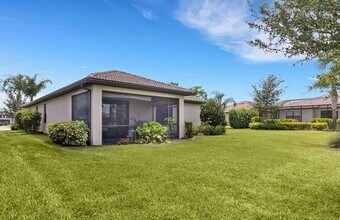 2071 Parson St in Naples, FL - Foto de edificio - Building Photo