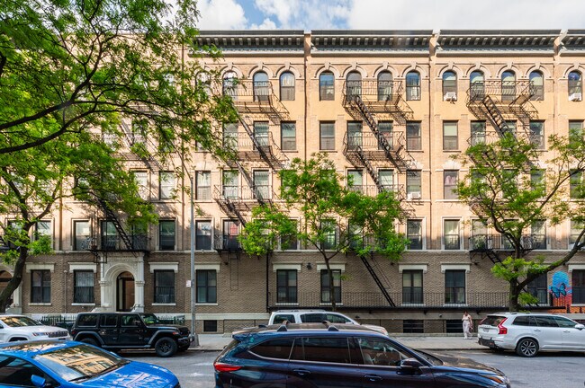 111-117 E 100th St in New York, NY - Building Photo - Building Photo