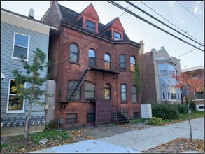 142 Morton Ave in Albany, NY - Building Photo - Building Photo