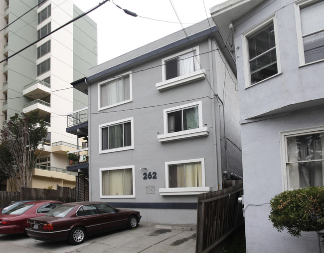 Westlake Manor Apartments in Oakland, CA - Foto de edificio - Building Photo