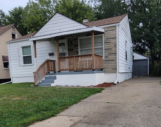 12747 Vernon Ave in Warren, MI - Building Photo - Building Photo