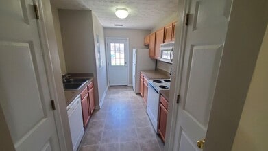 241 S Irwin St in Milledgeville, GA - Building Photo - Building Photo