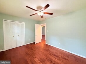 13211 Pennerview Ln in Fairfax, VA - Building Photo - Building Photo
