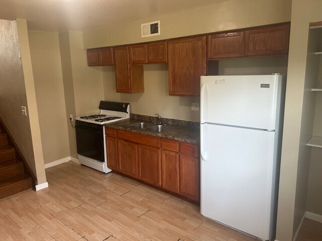 8836 N 95th St-Unit -Unit G in Milwaukee, WI - Foto de edificio - Building Photo