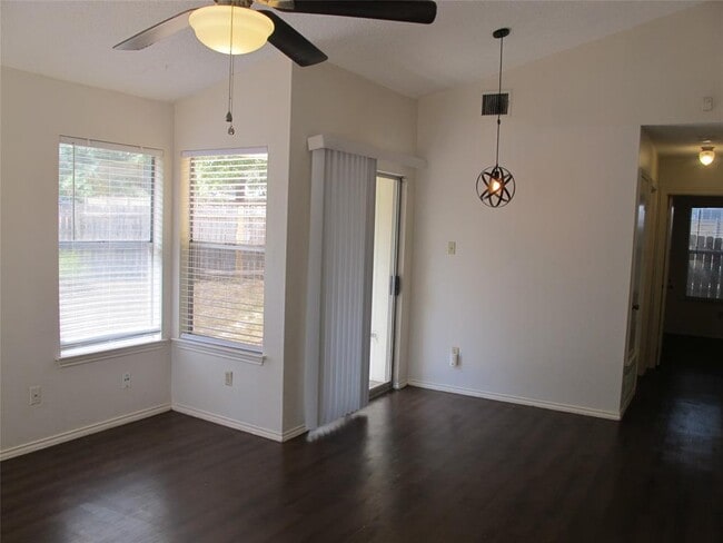 6018 Richard Carlton Blvd in Austin, TX - Building Photo - Building Photo