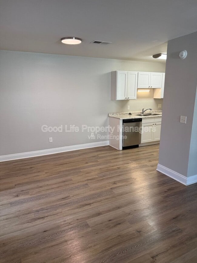 8444 Chisholm Rd in Pensacola, FL - Building Photo - Building Photo