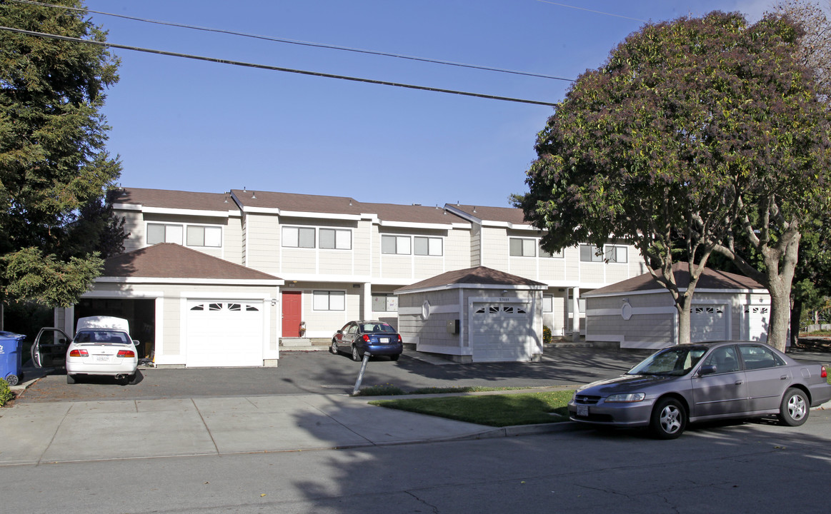 37088 Magnolia St in Newark, CA - Foto de edificio