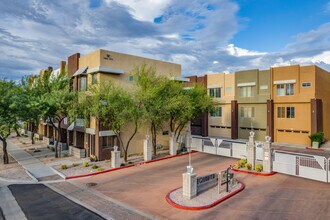 The Quarter at Westgate in Glendale, AZ - Foto de edificio - Building Photo
