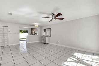 10551 SW 207th St in Cutler Bay, FL - Building Photo - Building Photo