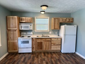 366 Donaghey Ave in Conway, AR - Foto de edificio - Building Photo